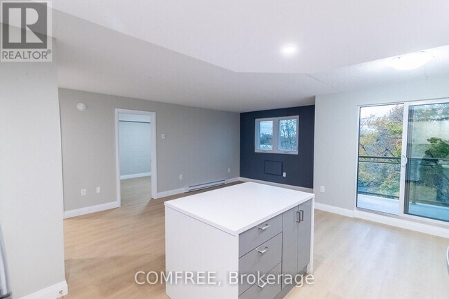 Photo - 155 Hagar St