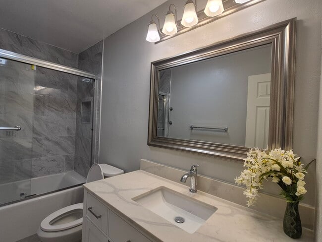 Building Photo - 8939 Mango Ave Unit S Rental