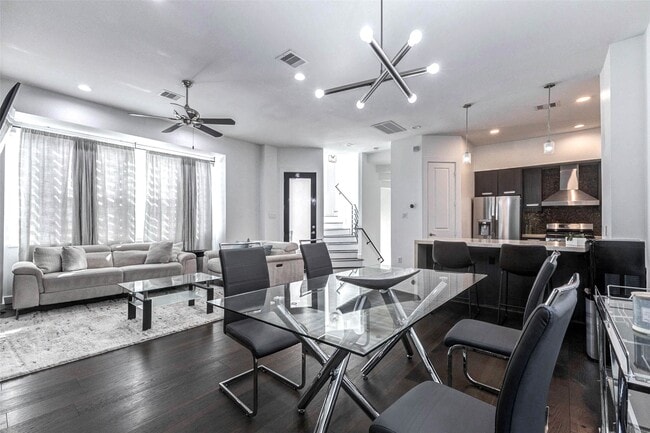 Photo - 5715 Larkin St Unidad D