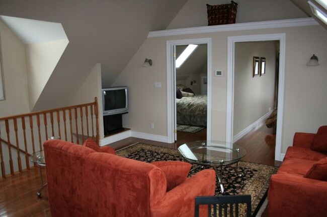 Photo - CHARACTER TWO BEDROOM LOFT APARTMENT IN WOODFIELD Unit 3