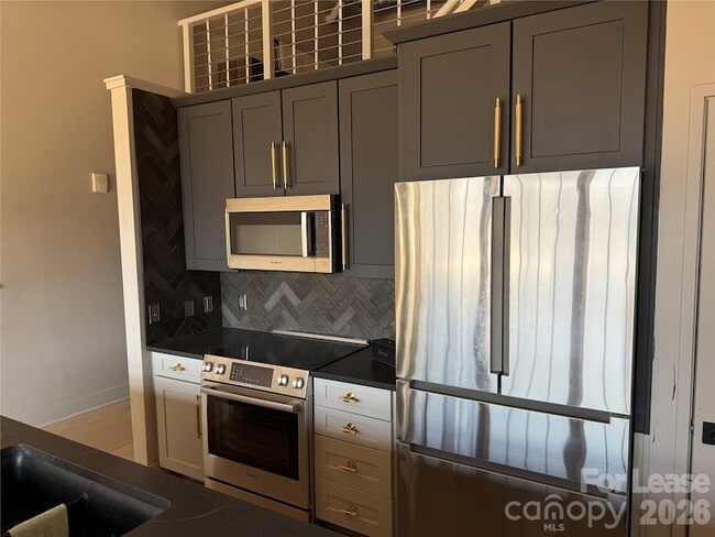 Photo - 715 N Graham St Unit 207