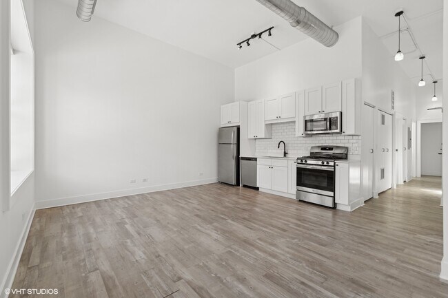 Photo - 1914 N Milwaukee Ave Unit 302L