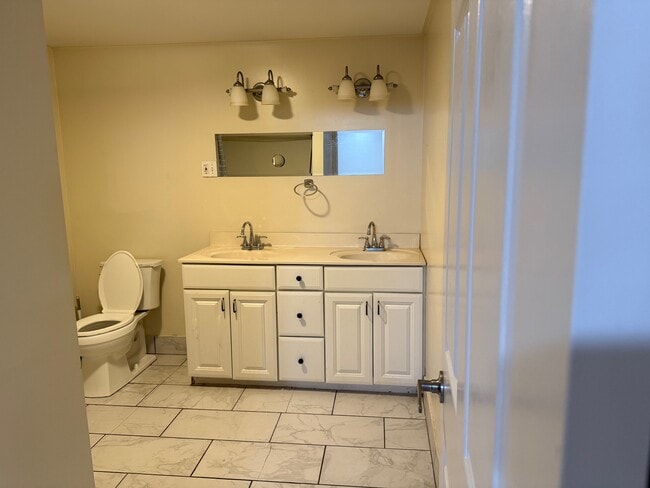 Photo - 7038 Hillside Rd