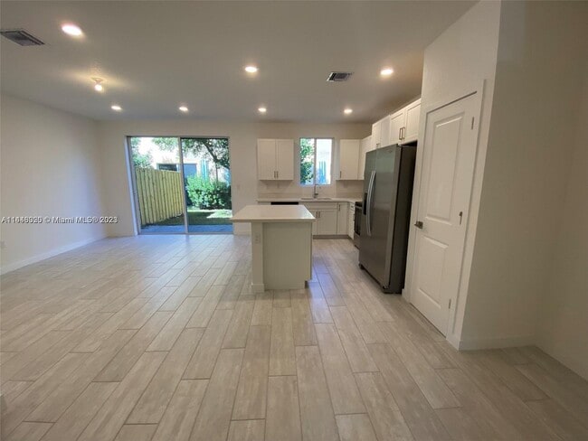 Photo - 1048 SE 23rd Ter