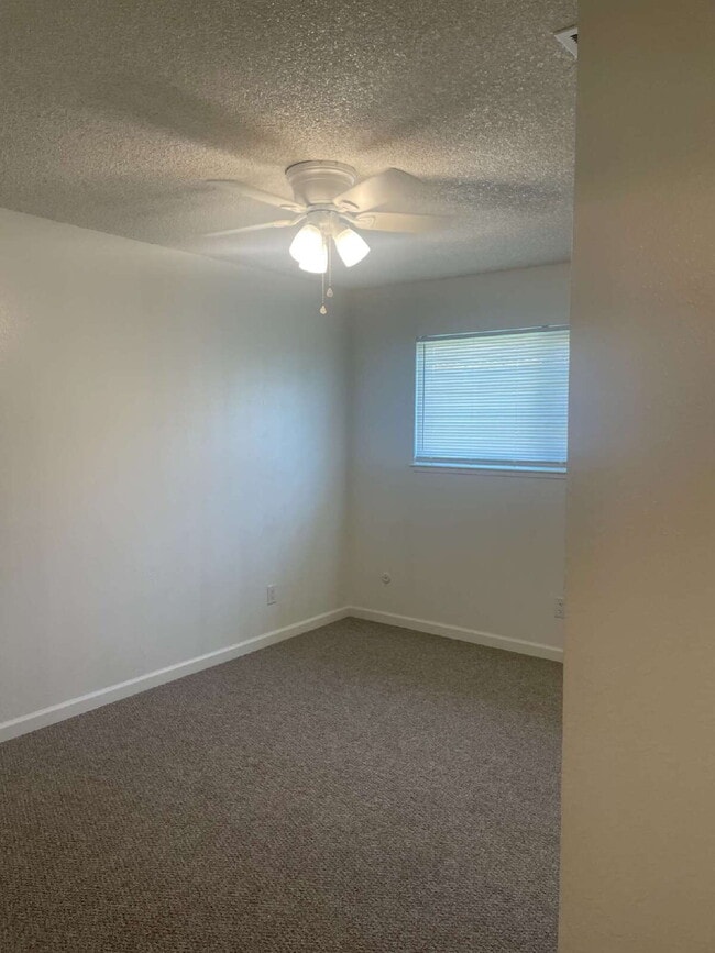 Move in Special! "$200 of 1st months rent"  Cozy 2 Bedroom Apartment in N Merced