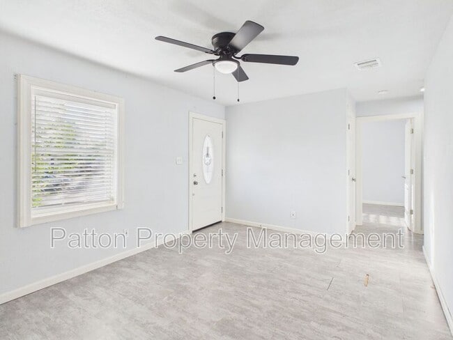 Photo - 4620 S Hayden St