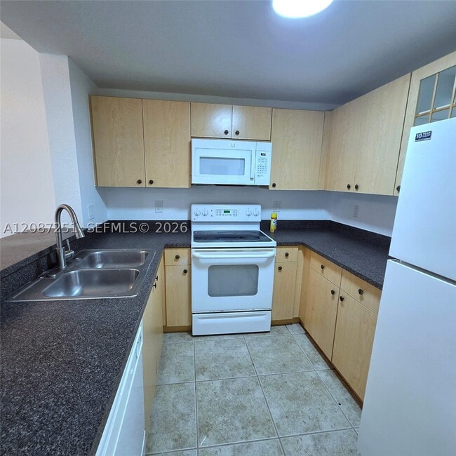 Photo - 2901 Riverside Dr Unit 203