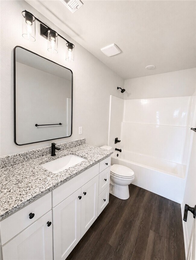 Photo - 264 LaVona Ln