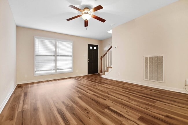 Photo - Pet Friendly Three Bedroom!