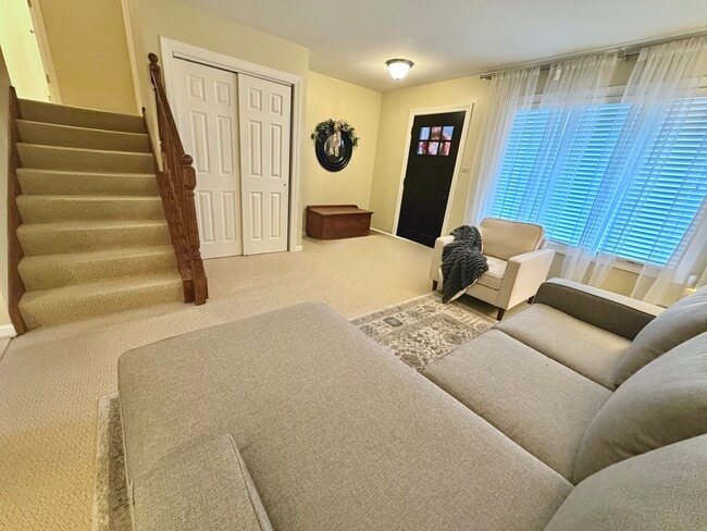 Photo - 425 Spivak Drive