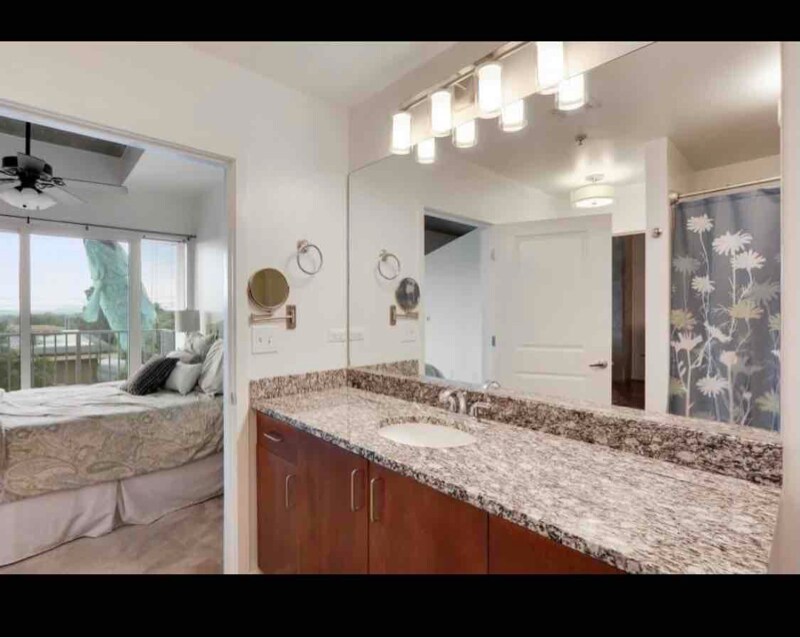 250 Pharr Rd NE Condo Unit 908 Condo for Rent in Atlanta, GA