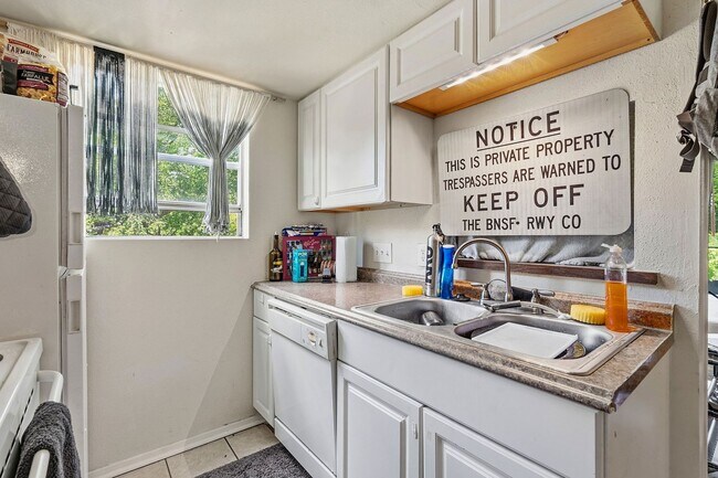 Photo - 710 E Dean Keeton St