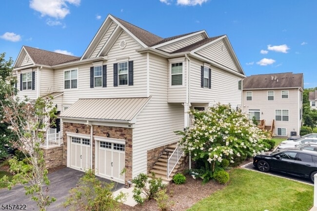 Photo - 33 Cortland Pl