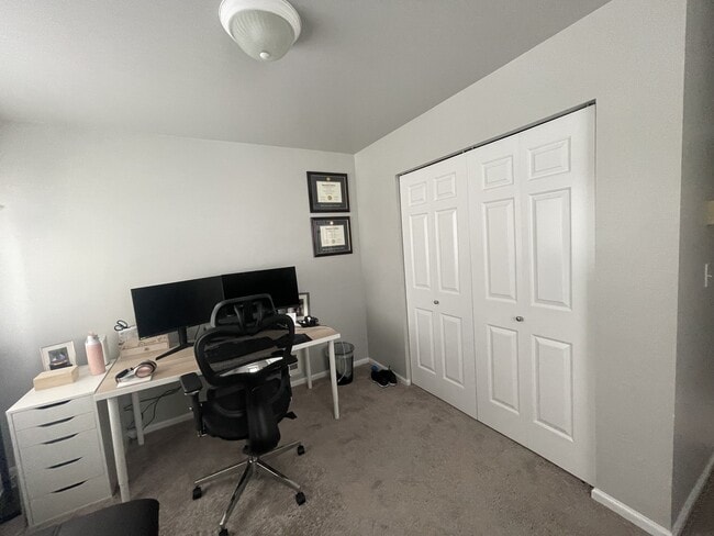 Photo - 101 S 50th Pl