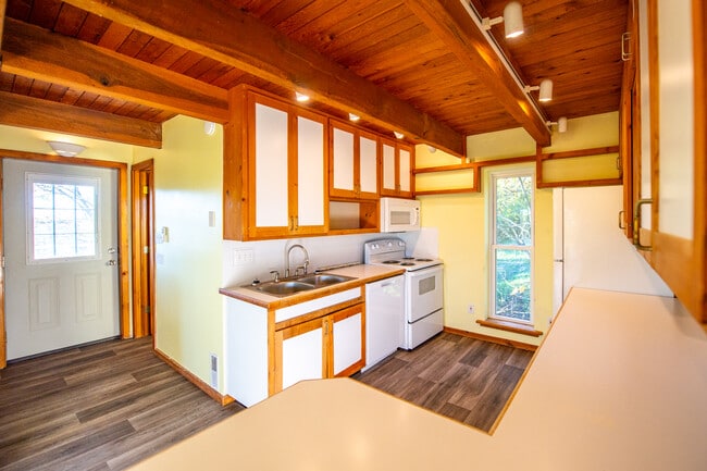 Photo - 10644 Peach Ridge Rd