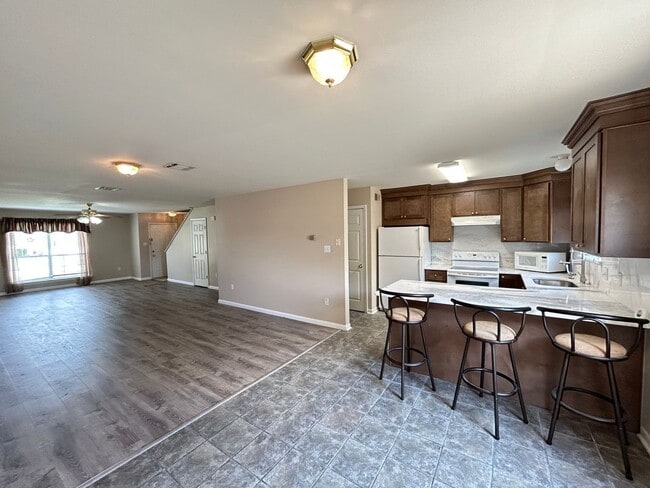 Photo - Spacious 2BR Town house in Houma Unit LABS 211 Greenbriar Dr - 60263840770