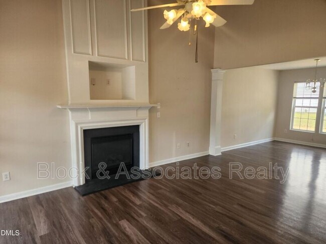 Photo - 4820 Loganshire Ln