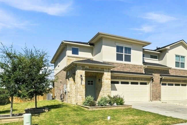 Building Photo - 429 Brody Ln