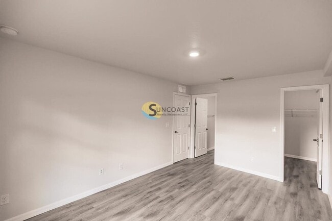 Photo - 1937 Laverna Ave