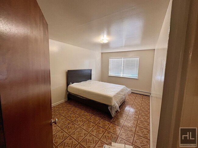 Photo - METCALF AVENUE, BRONX Unit 3