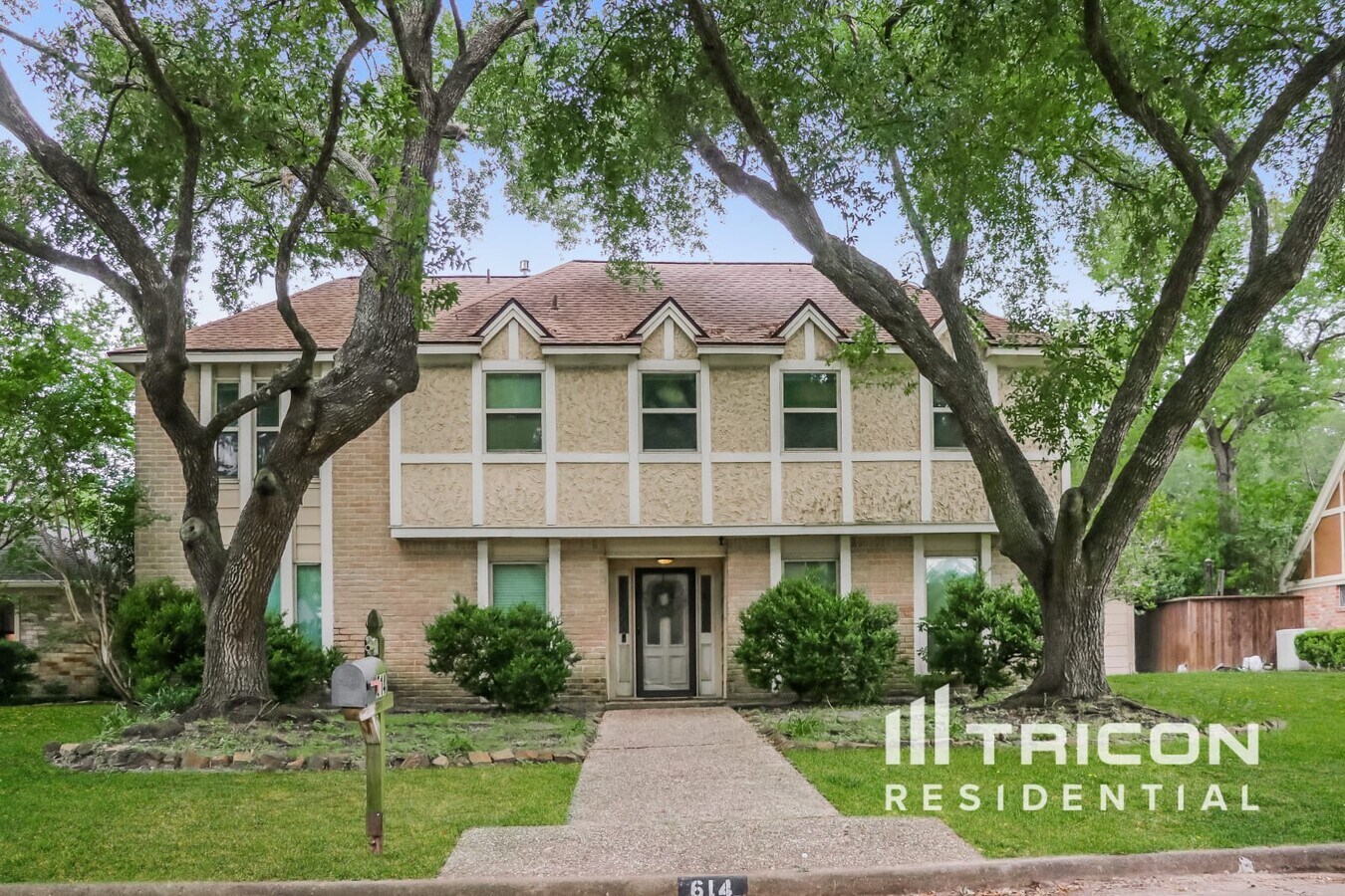 Photo - 614 Sancroft Ct House