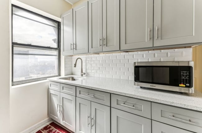 Photo - 71-31 169th St