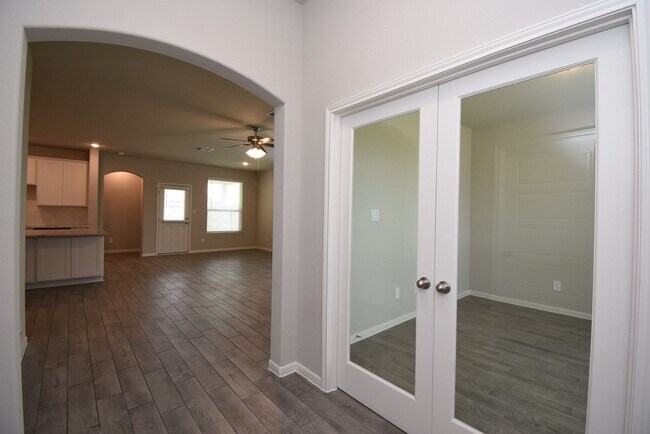 Photo - 2128 Port Jackson Dr