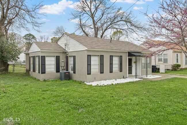 Photo - Cute 3 Bedroom 2 Bath