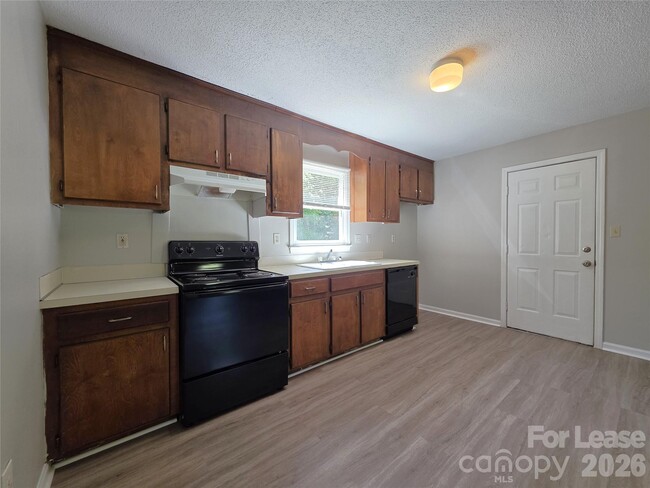 Photo - 405 S Pinchback Ave