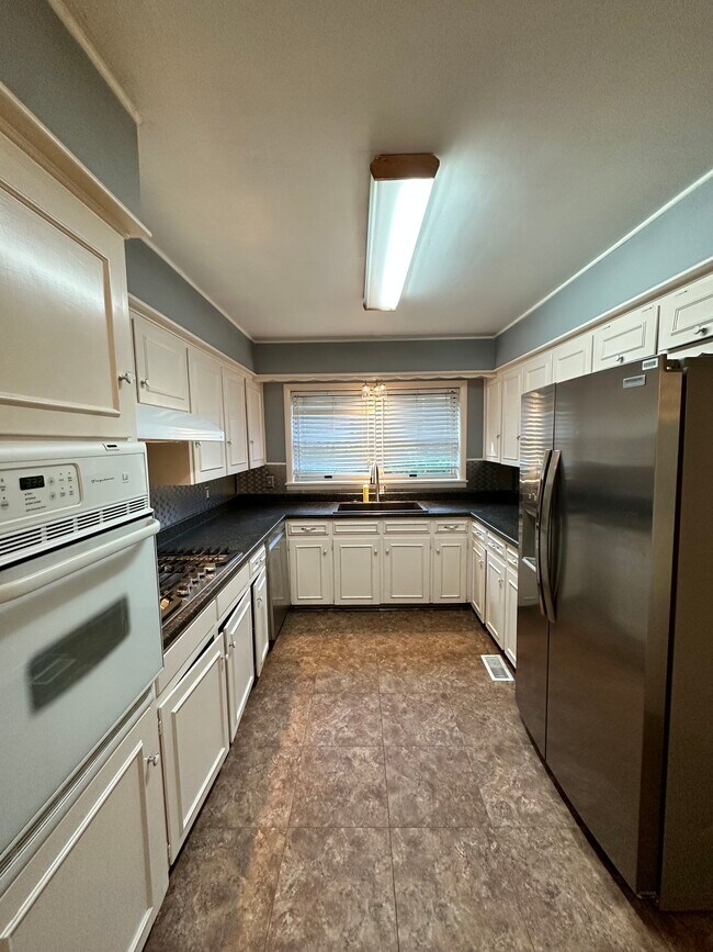 Photo - 2002 S 74th East Ave