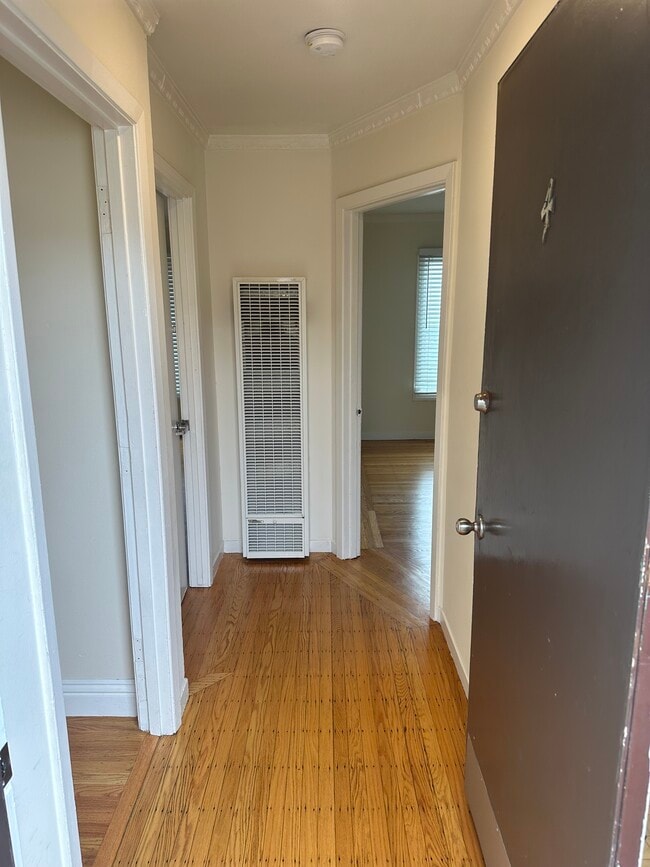 Photo - 107 E Moltke St Apartments Unit 4