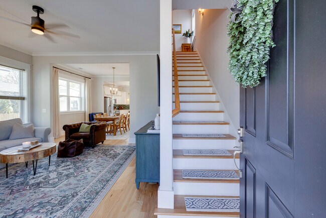 Photo - 615 E 33rd St