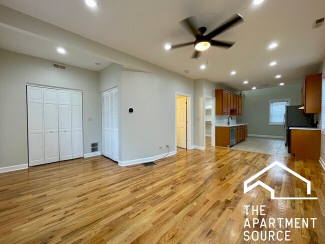 Photo - 3606 W Cortland St Unit CH1