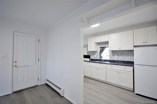 Photo - 140 Berg Ave