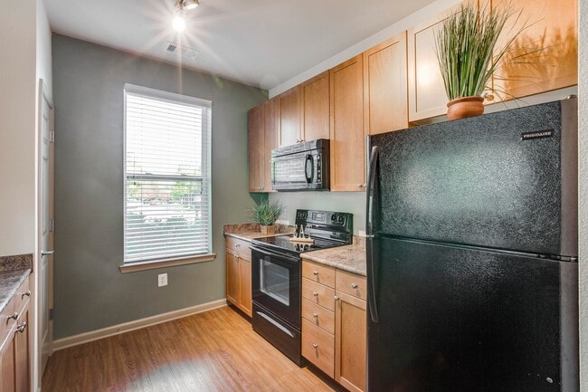 Photo - Summerfield At Morgan Metro Apartments