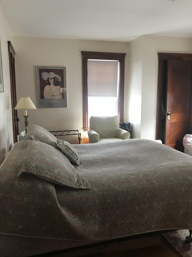 Building Photo - 182 Palmer St Unit 1