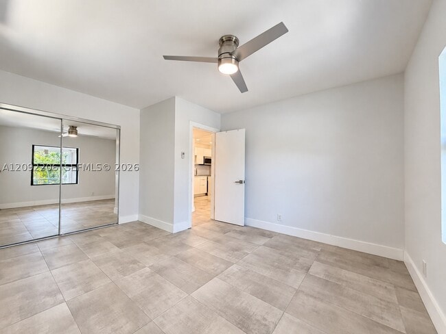 551 NE 26th St Unit w