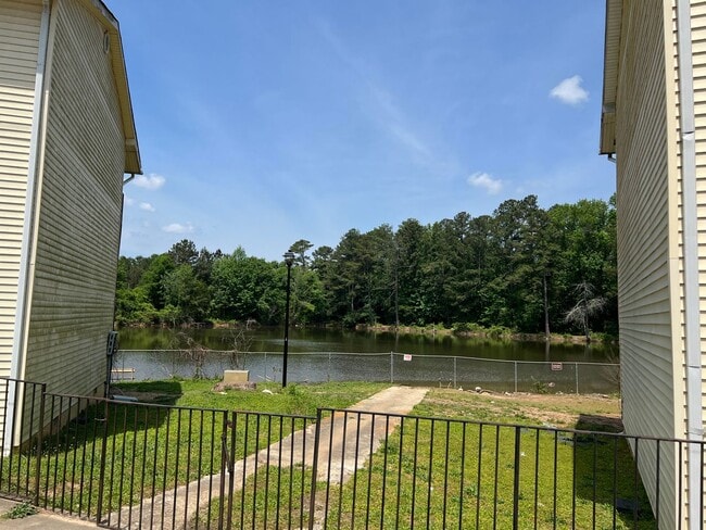 Waters Edge Apartments
