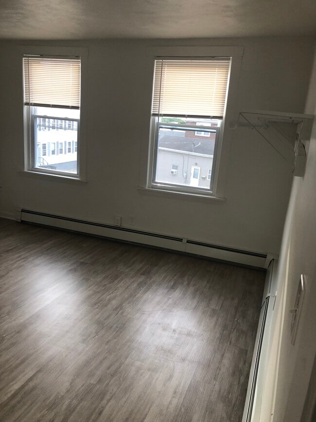 36 Prospect Hill Ave Unit 2 bedroom