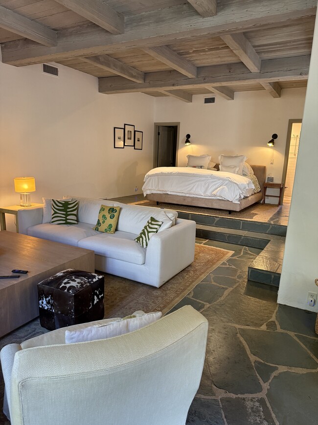 living room/bedroom - 1741 Coldwater Canyon Dr