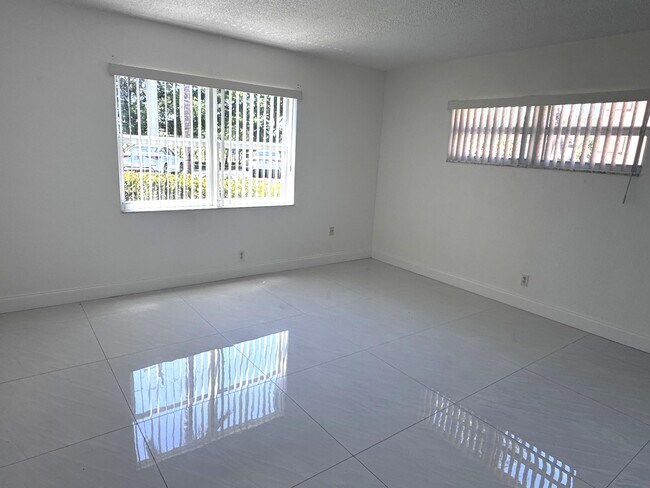 Photo - 770 SE 2nd Ave Unit F101