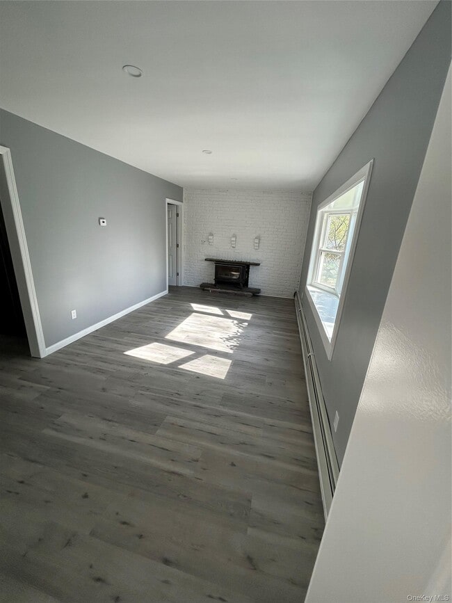Photo - 215 Dahlia Dr