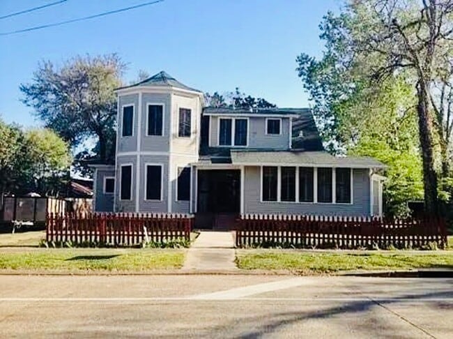 Photo - 215 Versailles Blvd Apartment Unit 2