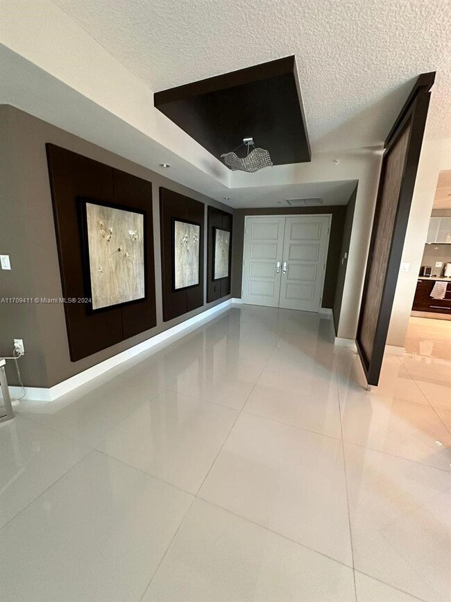 Building Photo - 200 Sunny Isles Blvd Unit 2-UPH2 Rental