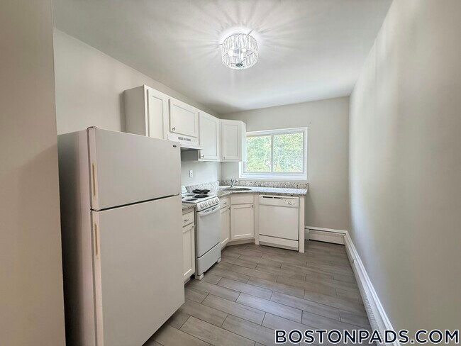 63 Selkirk Rd Unit 8