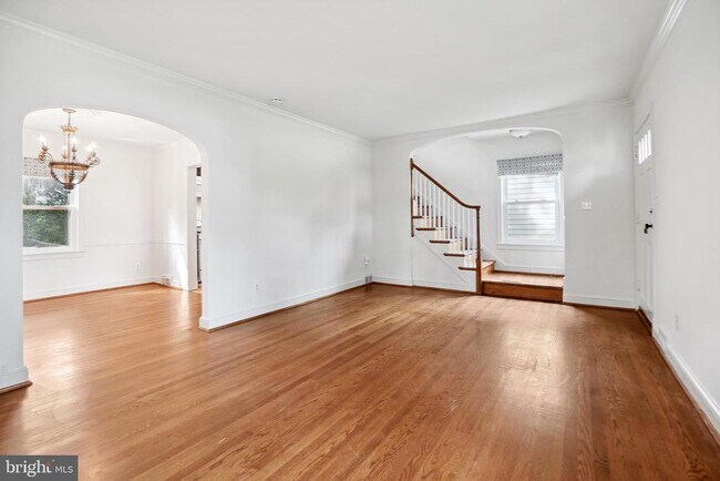 Photo - 7000 Exeter Rd