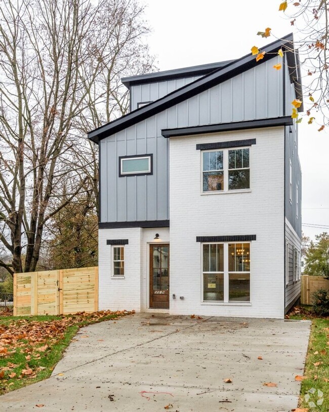 Building Photo - 4 Bedroom, 3.5 Bathroom Modern Home in Whi...