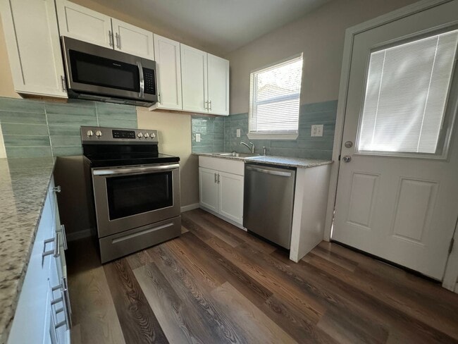 Photo - 1714-1716 Stewart St Unit 1714 Stewart