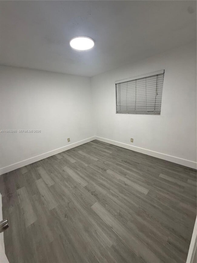 Photo - 1736 N 16th Ct Unidad B