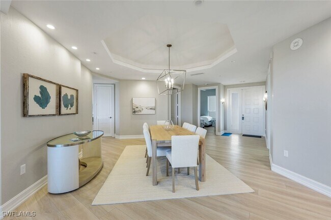 Building Photo - 4801 Island Pond Ct Unit 602